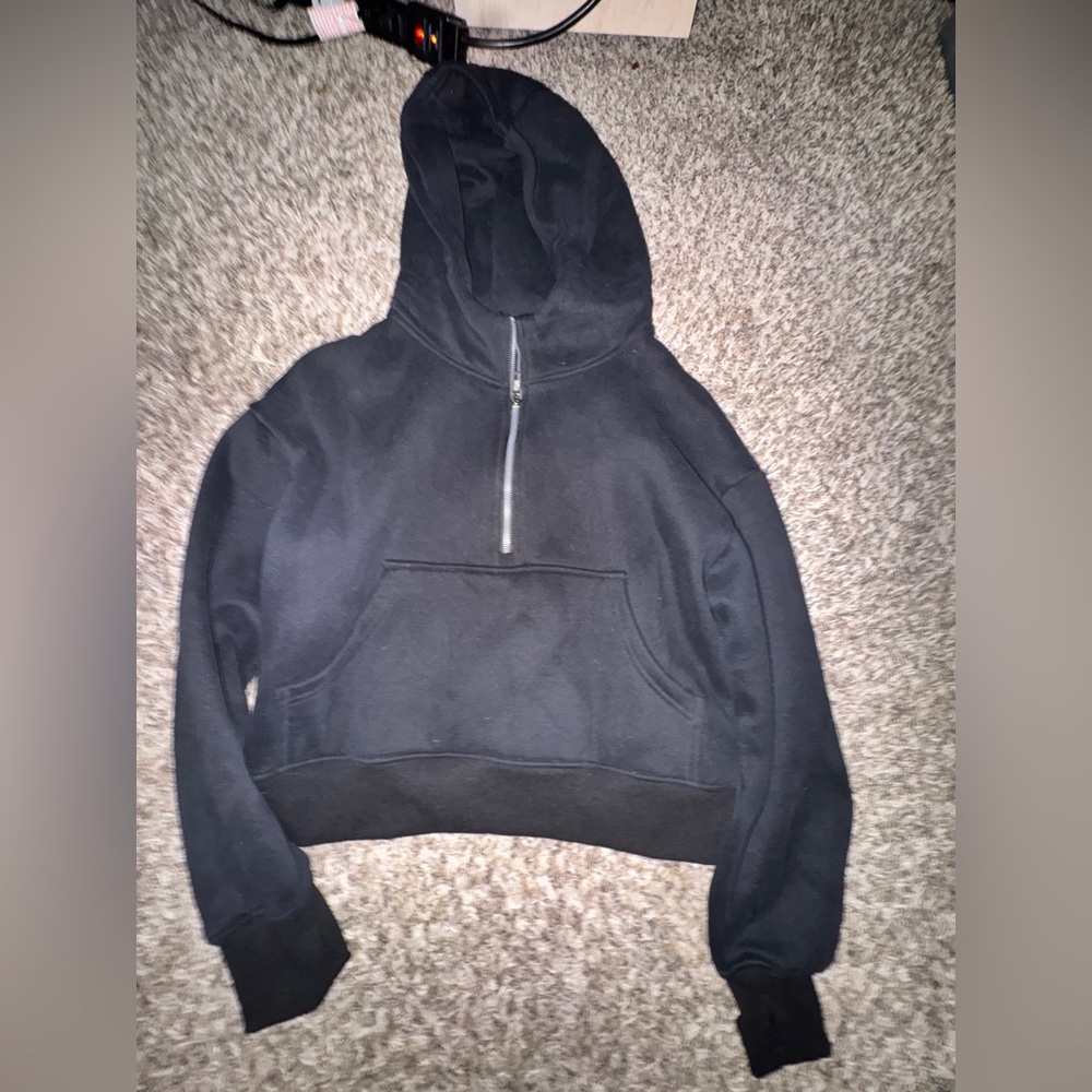 Black cropped hoodie